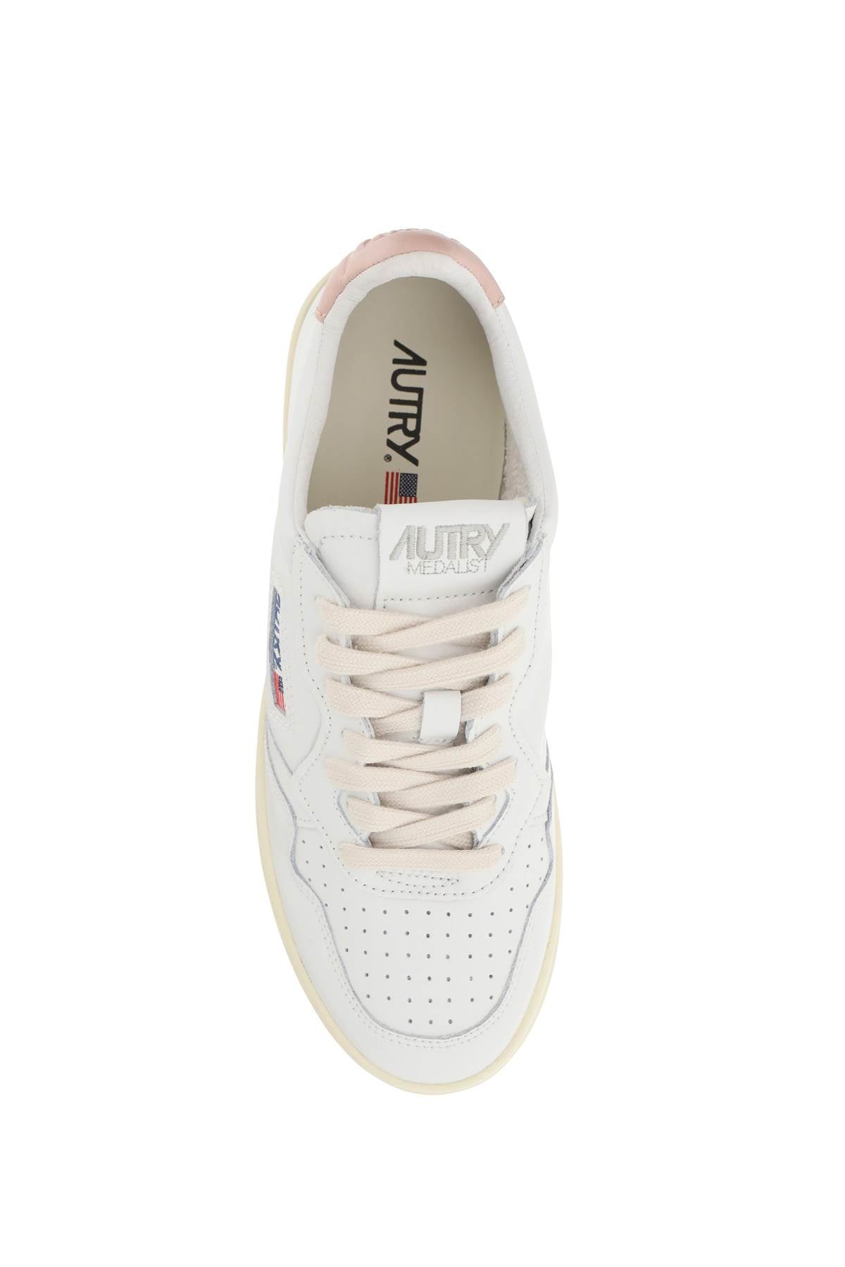 AUTRY leather medalist low sneakers